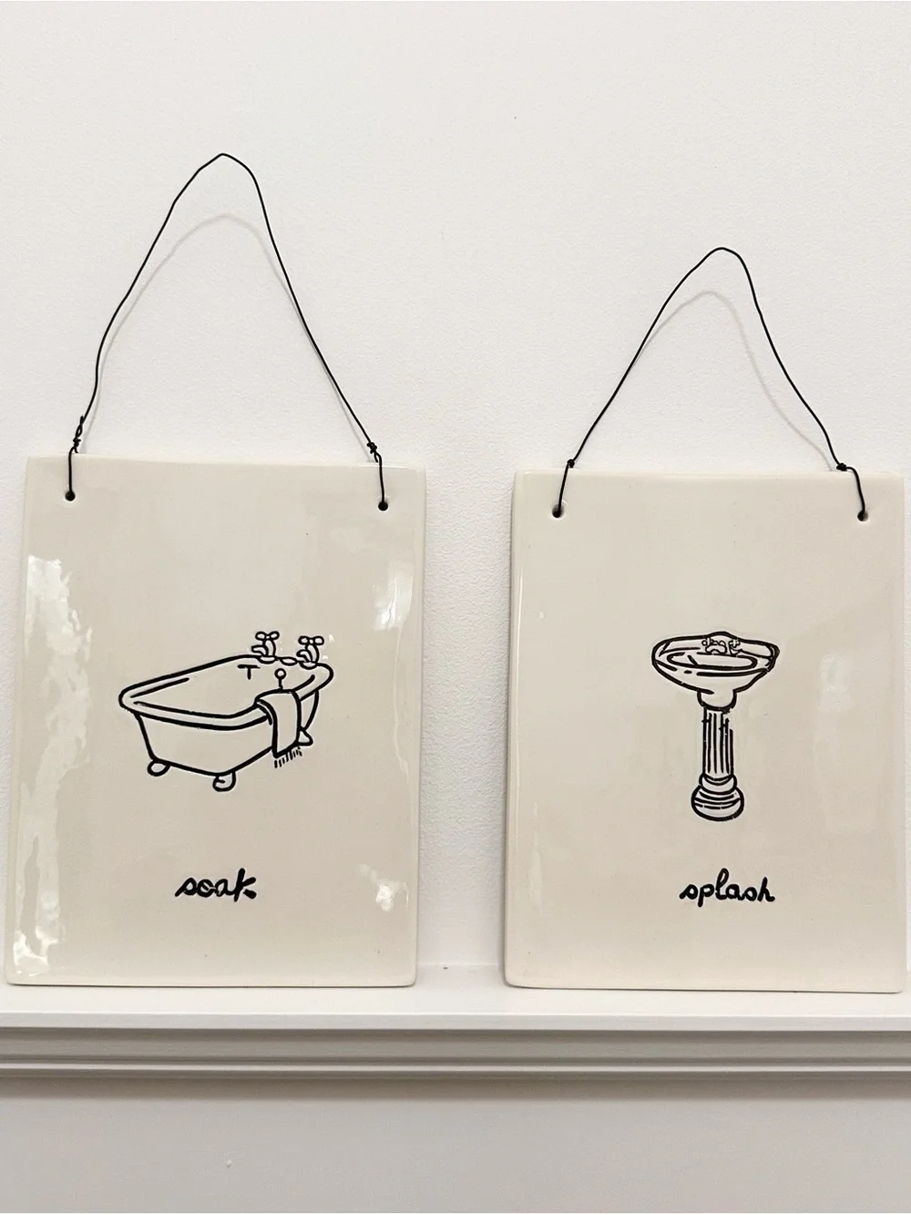 Ceramic Bathroom Wall Plaque Set - White Black “Soak” “Splash” Sign Home Decor